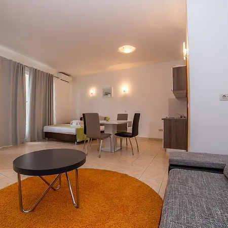 Apartman Obala アパート マカルスカ